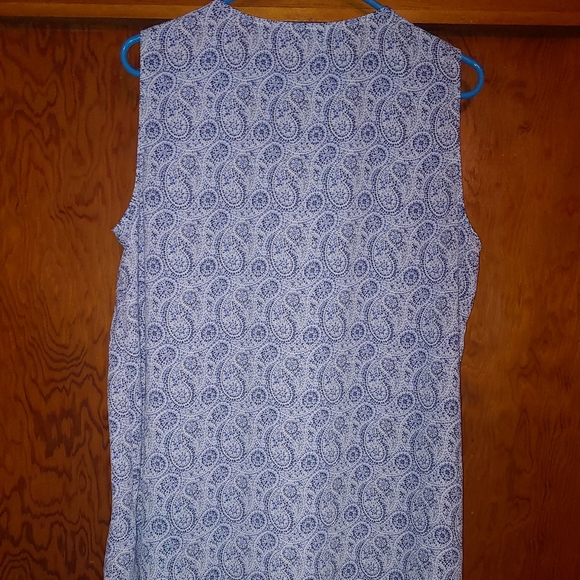 Pretty Purple Paisley V-Neck Tank - Picture 2 of 4